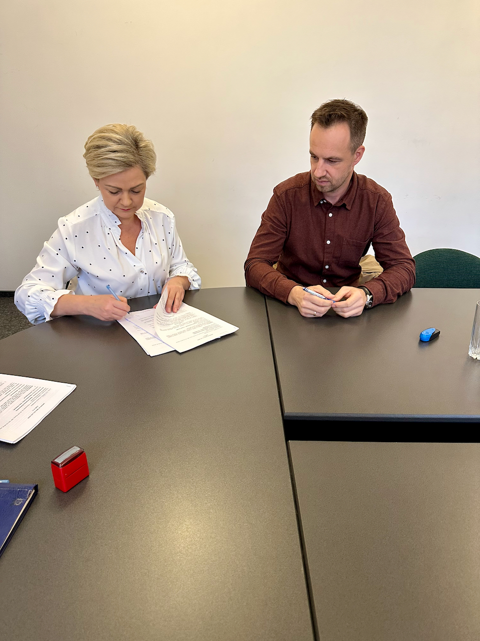 Podpisano umowy na budowę nowych odcinków sieci wodociągowej! Podpisano umowy na budowę nowych odcinków sieci wodociągowej!